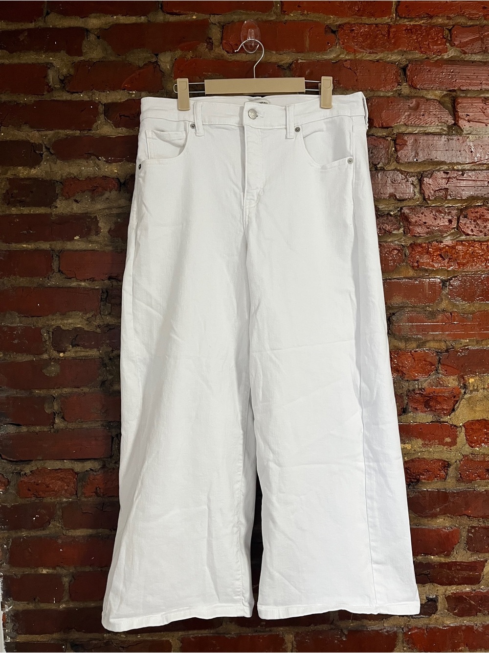 Banana Republic White Wide-Leg High-Rise Cropped Jean - Picture 2 of 5